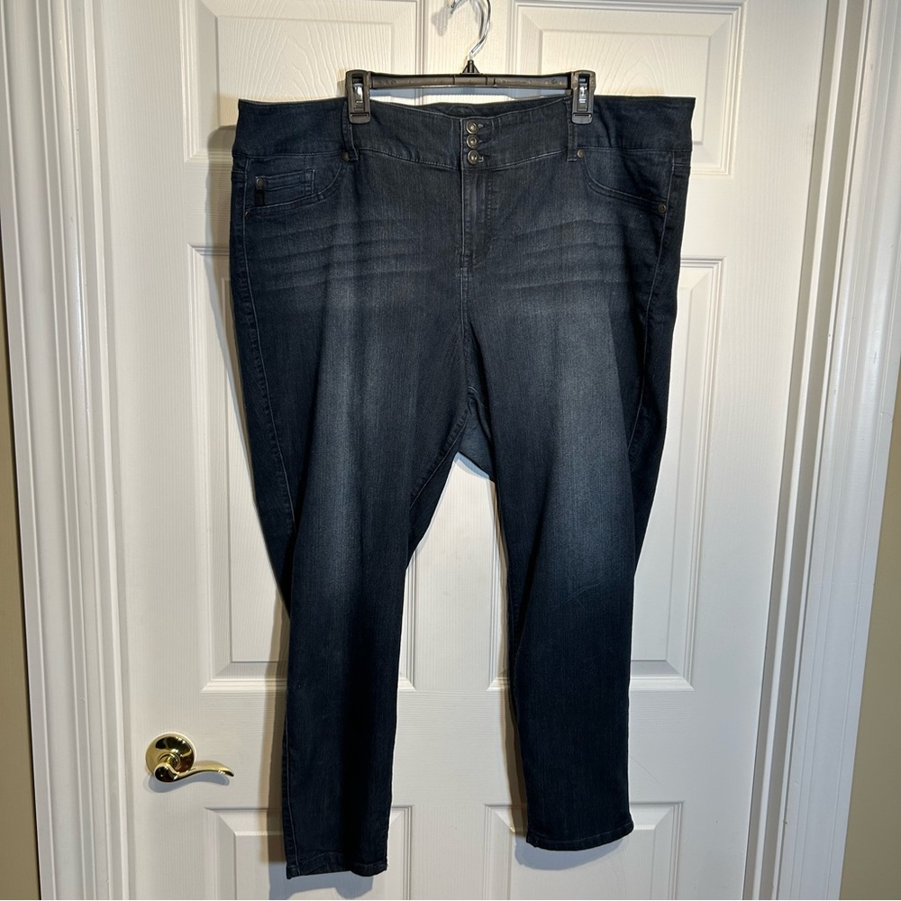 Torrid Stonewashed Skinny Jeans - Picture 1 of 7